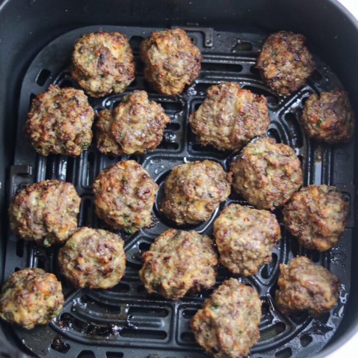 18 pieces of meatballs in an air fryer